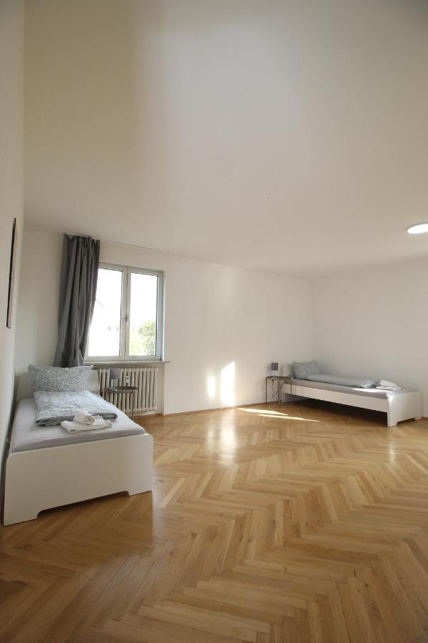 Apartmenthaus Kitzingen - Grosszuegige Wohnungen Fuer Je 6 Personen Mit Balkon Εξωτερικό φωτογραφία