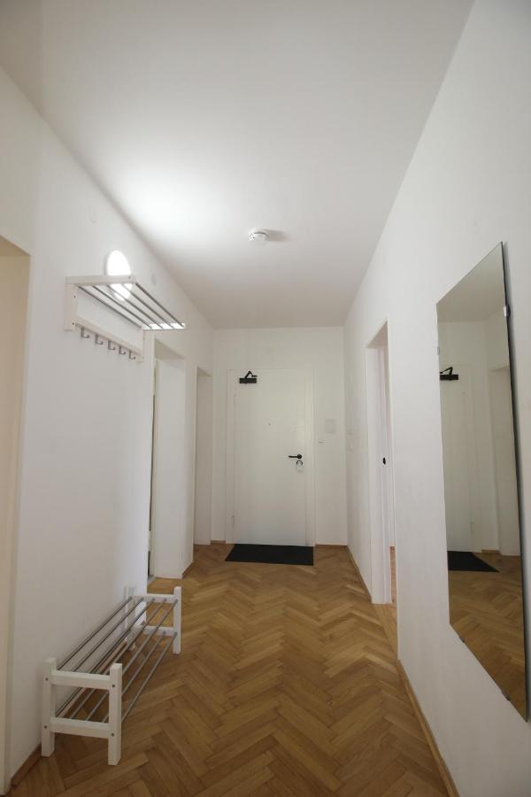 Apartmenthaus Kitzingen - Grosszuegige Wohnungen Fuer Je 6 Personen Mit Balkon Εξωτερικό φωτογραφία