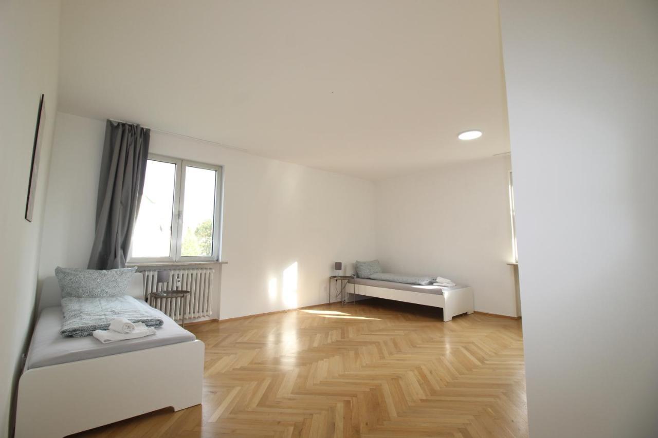 Apartmenthaus Kitzingen - Grosszuegige Wohnungen Fuer Je 6 Personen Mit Balkon Εξωτερικό φωτογραφία